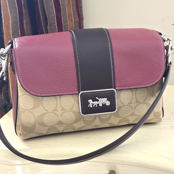 Coach crossbody - Picture 1 of 5